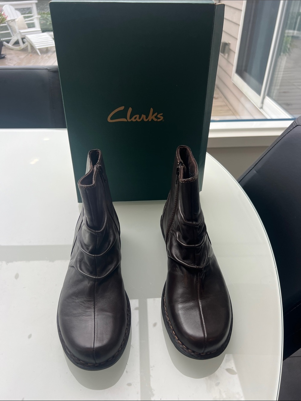 Clarks NWOT Women's Dark Brown Leather Ankle Zip Booties